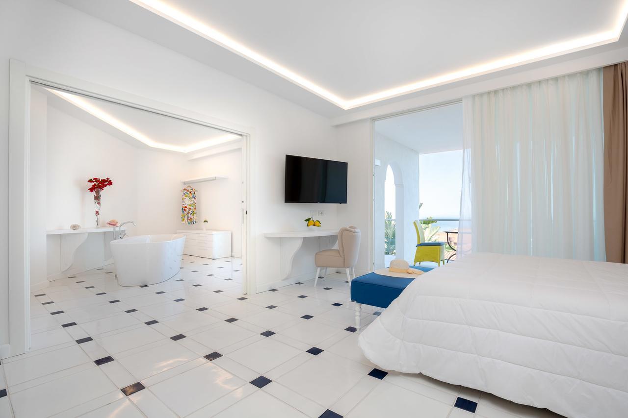 Quattro Passi Relais *